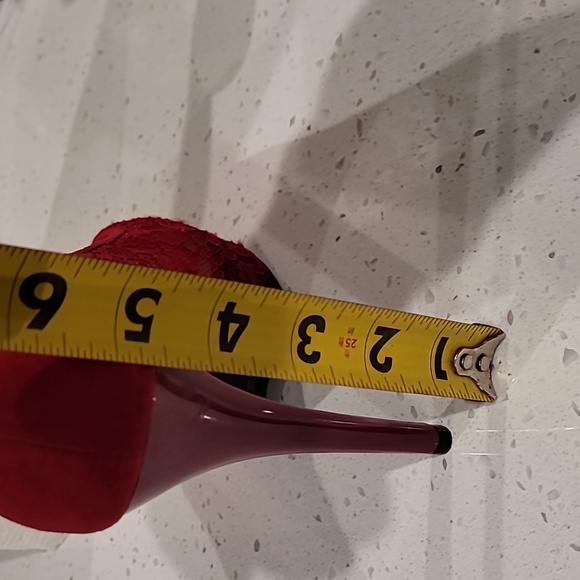 GUESS - Picture 2 of 5